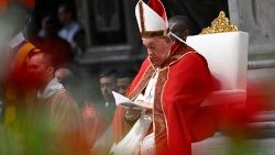 البابا فرنسيس يترأس القداس الإلهي بمناسبة عيد العنصرة