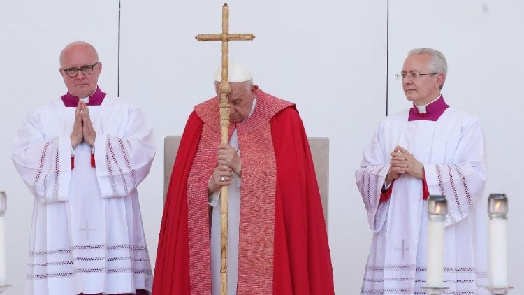 البابا فرنسيس يترأس قداسا إلهيا في ختام زيارته الرعوية إلى فيرونا ١٨ أيار مايو ٢٠٢٤