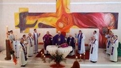 Biskup Majić predvodio misu o 29. obljetnici svjedočke smrti župnika Filipa Lukende i redovnice s. Cecilije Grgić