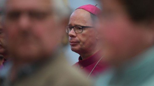 Trier: Hohe Geldstrafe für Bistum und Bischof