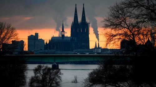 D: Kölner Kirchengericht verurteilt Priester aus Bistum Trier