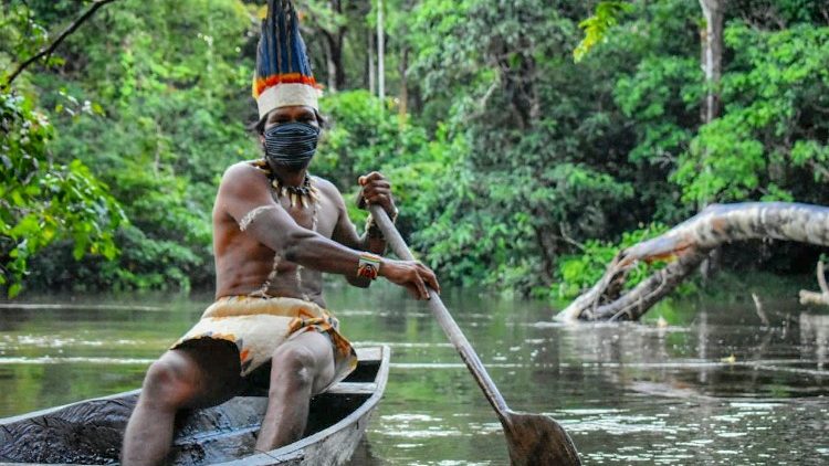 Indigener im kolumbianischen Amazonas-Gebiet