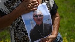Casula de Monsenhor Óscar Romero morto em 1980 está em Memorial de Roma