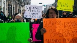 La violencia y la inseguridad destruyen al pueblo mexicano