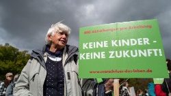 Ein Plakat aus dem "Marsch für das Leben" in Berlin vom 17. September 2022