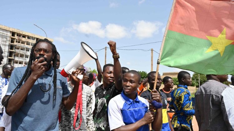 People demonstrating in Burkina Faso