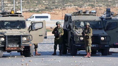 Israele: scontri tra esercito e palestinesi in Cigiordania e Gaza