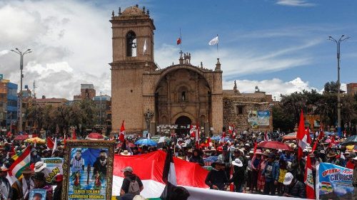 Peru: Bischöfe besorgt über schwere politische Krise