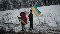 Crianças ucranianas corre  perigo pela quantidade de minas antipessoais presentes no país