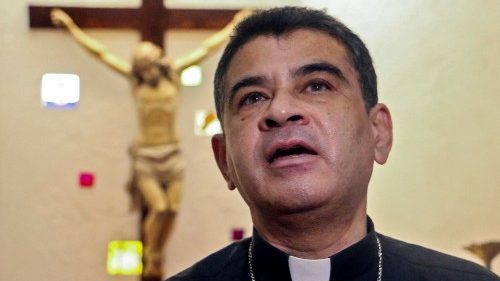 Nicaragua. Obispo Rolando Álvarez condenado a 26 años de prisión