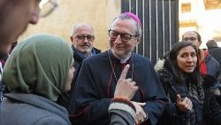 Austausch von ,Face to face': Erzbischof Gugerotti mischte sich in Aleppo unters Volk und machte sich ein Bild von den schweren Folgen des Erdbebens