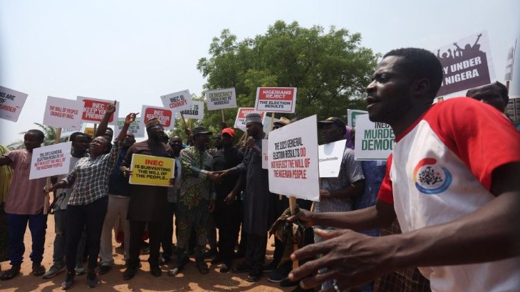 Proteste in Nigeria nach der Präsidentenwahl 