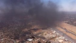La capitale du Soudan Khartoum, sous les bombardements