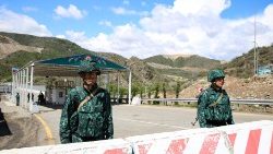Azerski punkt kontrolny na drodze do Górnego Karabachu