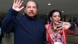 Nicaraguas Präsident Daniel Ortega mit seiner Frau und Vizepräsidentin Rosario Murillo