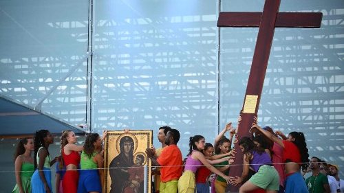 WYD Way of the Cross focuses on praying for young people’s fragilities