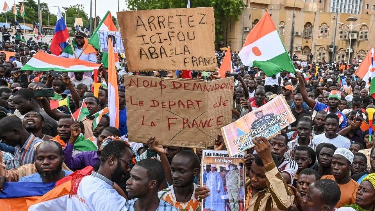 Manifestation pour le coup d'État à Niamey. 