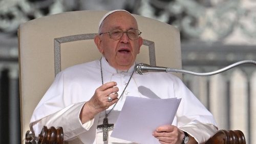 El Papa: "Que los cristianos se ensucien las manos en los temas  de hoy"