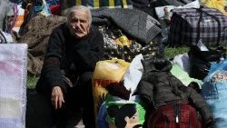 A Goris en Arménie, une femme ayant quitté la région du Haut-Karabagh, le vendredi 29 octobre 2023. 