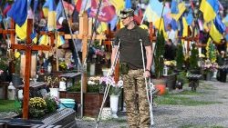 Verletzter Soldat auf einem Friedhof in Lviv im Oktober letzten Jahres