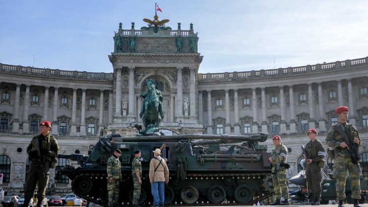 Militär vor der Hofburg in Wien, im Oktober letzten Jahres