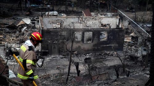 Incêndios deixam rastro de morte e destruição no Chile