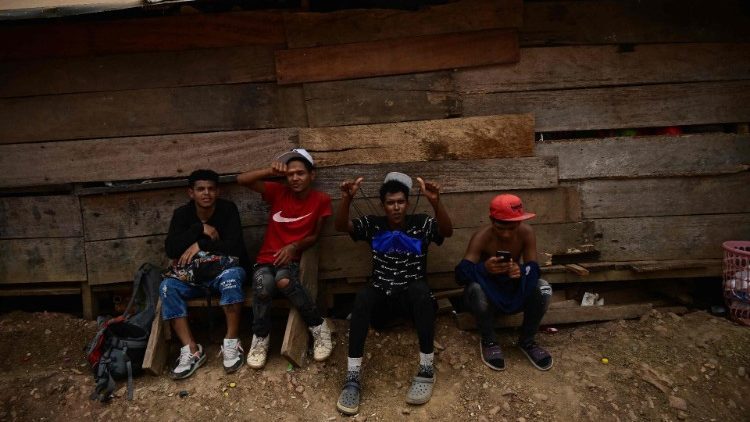 Migranten in einer Auffangstation für Migranten in Lajas Blancas, Provinz Darién, Panama, am 11. März 2024