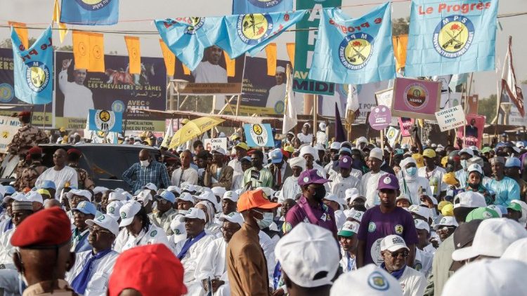 Un rassemblement à N'Djamena dimanche 14 avril 2024, lors du lancement de la campagne électorale pour les élections présidentielles du 6 mai 2024 au Tchad