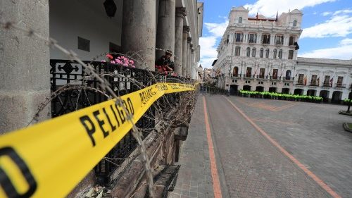 En Ecuador asesinados un hombre y un niño en una Iglesia 