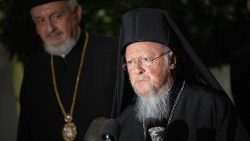 Patriarch Bartholomaios (rechts)
