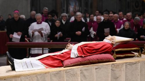 Bidding farewell to Benedict XVI: Thousands pay their respects in St Peter’s
