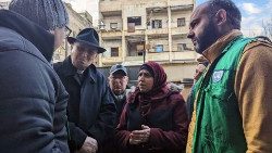Kard. Zenari odwiedzający Aleppo po trzęsieniu ziemi w lutym 2023 r.