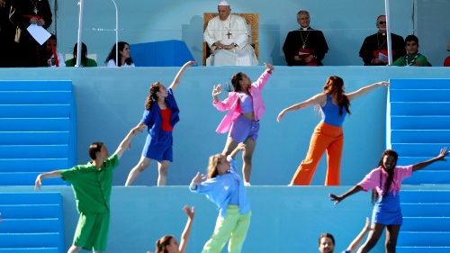  El Papa en la Ceremonia de acogida: "ninguno es cristiano por casualidad”