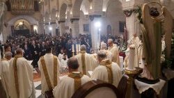La Messa della Notte di Natale celebrata dal patriarca latino di Gerusalemme, il cardinale Pierbattista Pizzaballa, nella Chiesa di Santa Caterina presso la Basilica della Natività