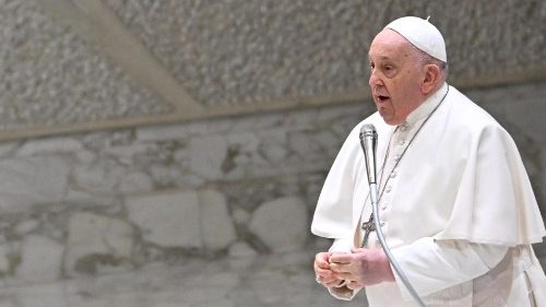 Papst erinnert an getötete Kriegsreporter und verurteilt Fake News