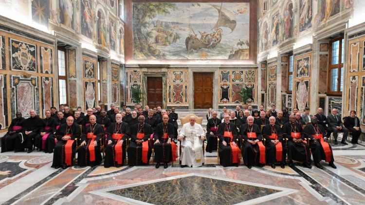 Papst Franziskus und die Mitglieder des Dikasteriums für die Glaubenslehre