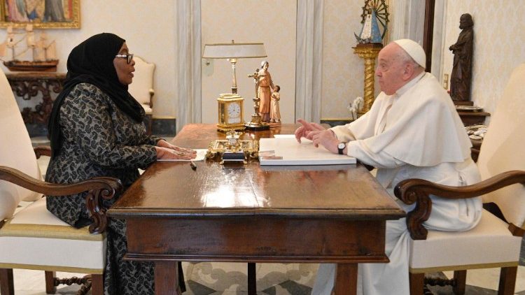 L'udienza della presidente della Tanzania con il Papa