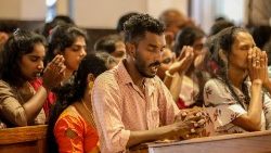 श्री लंका के कोलोम्बो में ईस्टर महापर्व पर काथलिक धर्मानुयायी, तस्वीरः 31.03.2024