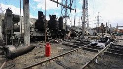 Inspektion der durch russischen Beschuss beschädigten Energieinfrastruktur in der Westukraine bei Iwano-Frankiwsk