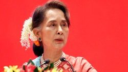Myanmars frühere De-fact-Regierungschefin Aung San Suu Kyi jetzt im Hausarrest