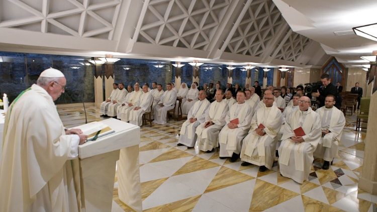 El Papa Francisco celebra la Misa matutina en la capilla de la Casa de Santa Marta 