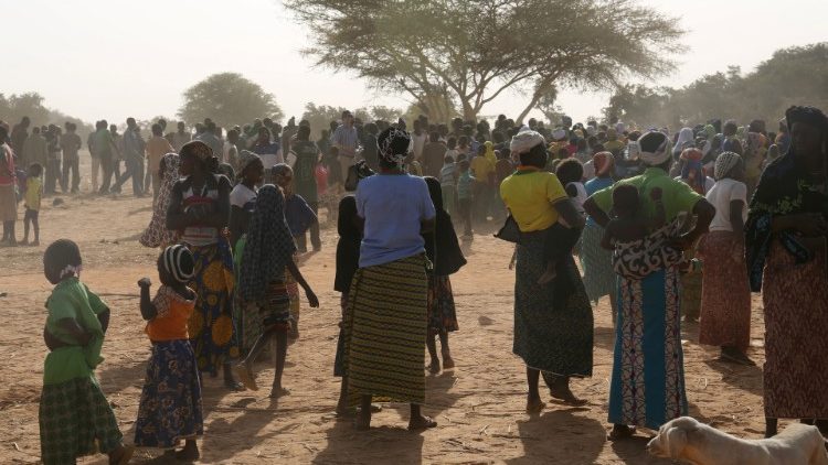 Vertriebene in Burkina Faso warten auf Hilfe