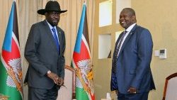 Le président du Soudan du Sud, Salva Kiir Mayardit (à gauche), et le premier vice-président, Riek Macha (à droite).