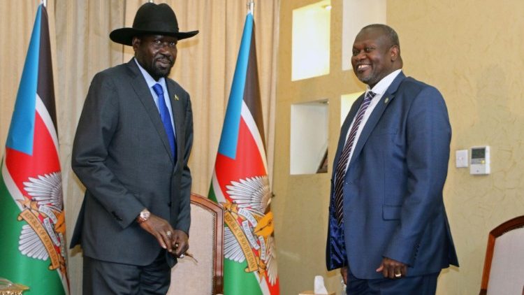 South Sudan's President Salva Kiir Mayardit (left) and first Vice-President Riek Macha (right).
