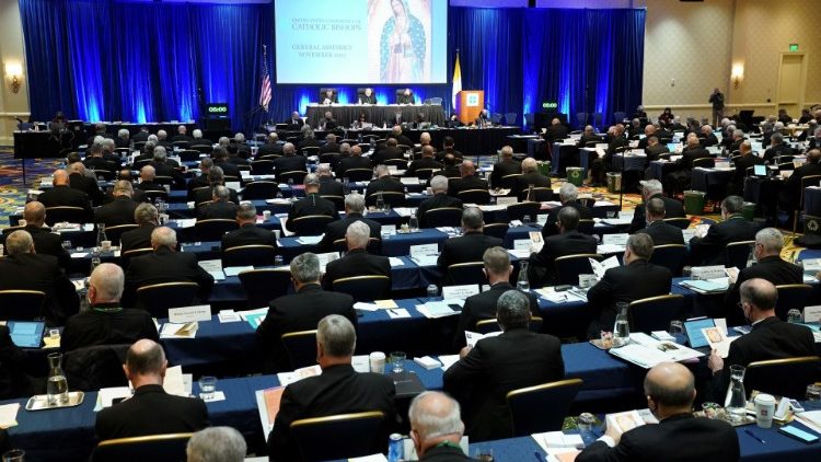 Katholische Bischöfe der USA bei einer Vollversammlung 2021