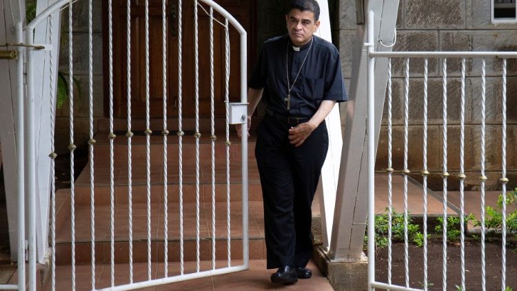 O bispo de Matagalpa, dom Rolando Álvarez, condenado a 26 anos de prisão e à perda da cidadania nicaraguense