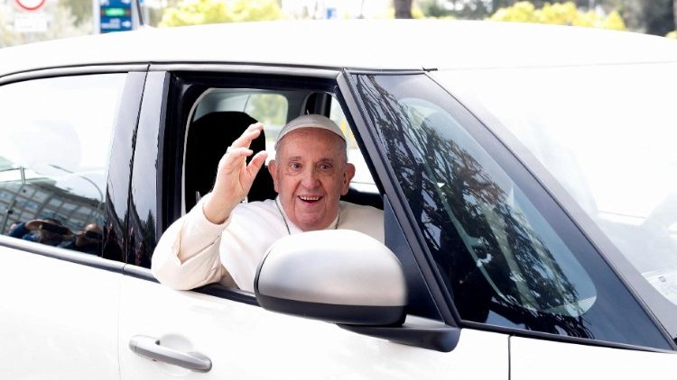 Le Pape François a quitté l'hôpital Gemelli de Rome, samedi 1er avril 2023. 