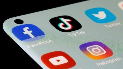 Österreich: Warnung vor falschen kirchlichen Social-Media-Profil