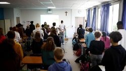 We Francji islamiści walczą ze szkołą, bp Leborgne: nie wolno załamywać rąk