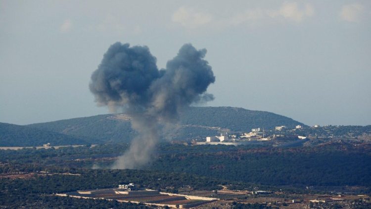 Rauch steigt am 18. November auf libanesischer Seite der Grenze nach einem israelischen Angriff auf
